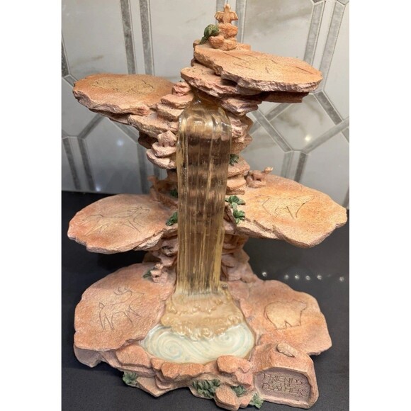 Friends Of The Feather Rock Cliff Waterfall Display Stand With Five Figurines - Picture 3 of 13